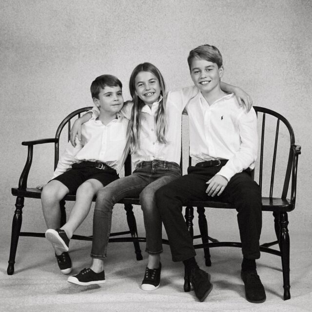  Как посрещнаха Коледа Кейт, Уилям и трите им деца? (СНИМКИ и ВИДЕО) 