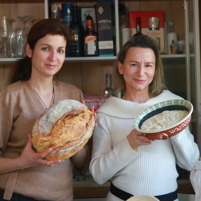 Питка за Бъдни вечер с квас и украса като от едно време (ВИДЕО)