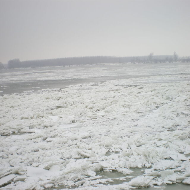 Има голяма вероятност българският участък на Дунав да замръзне