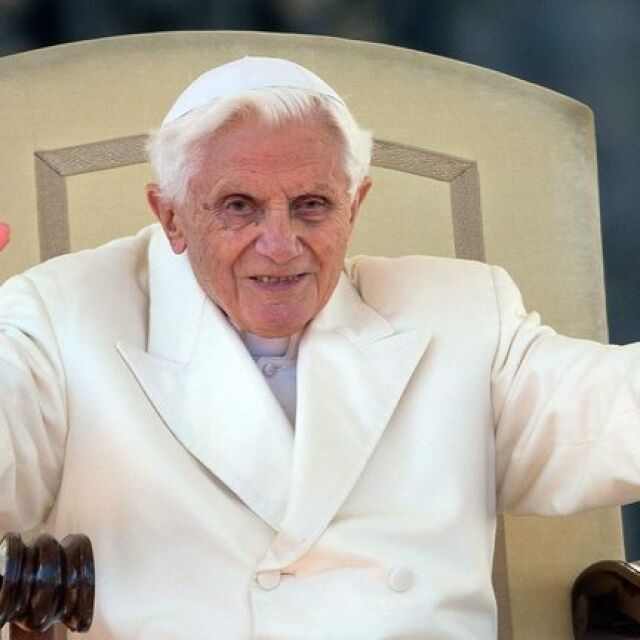 Трети ден от поклонението на папа Бенедикт XVI