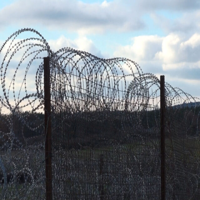 Изчезна част от оградата по границата с Турция преди да бъде поставена 