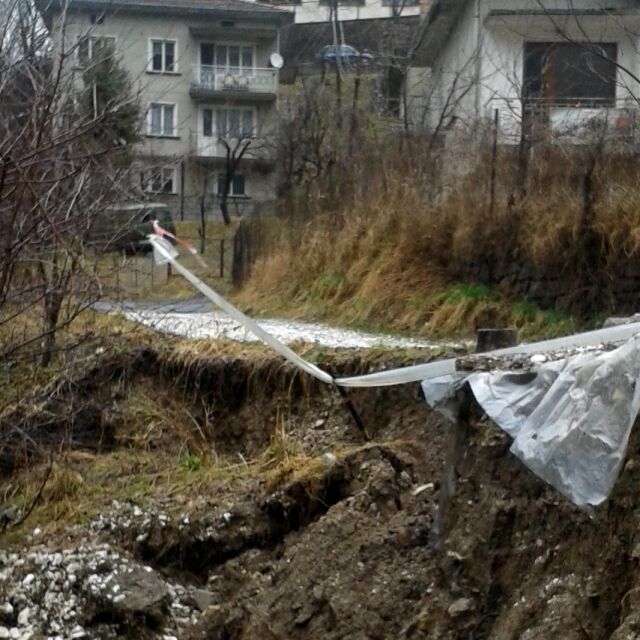 Източна България бедства след поройните валежи