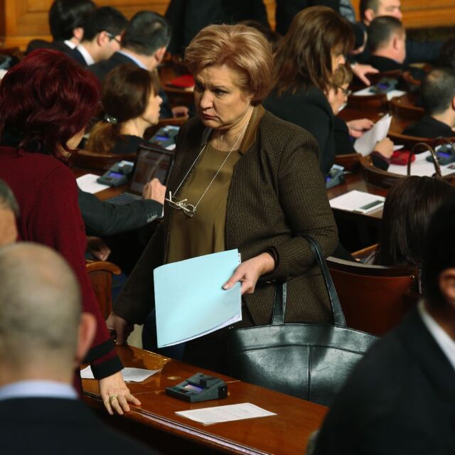 Менда Стоянова обясни трусовете в коалицията с местните избори