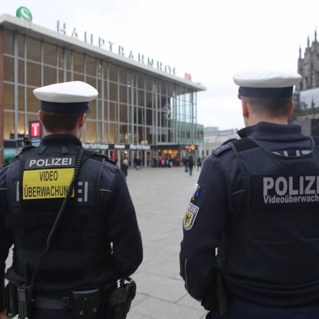 Евакуираха гарата в Кьолн заради фалшива телефонна заплаха