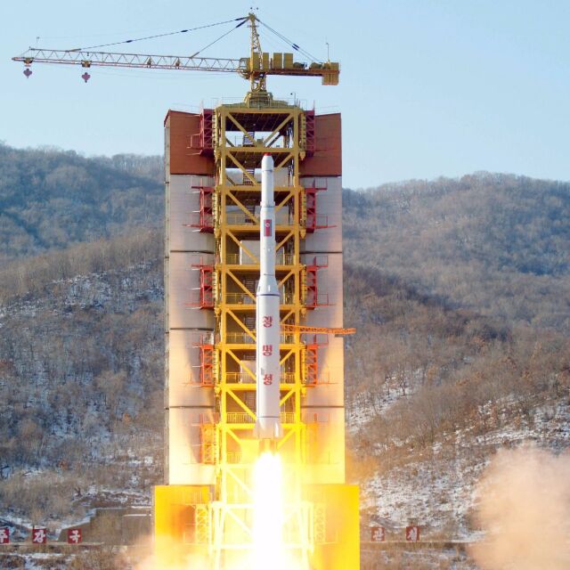 Северна Корея обяви провал в изстрелването на сателит, но ще опита отново