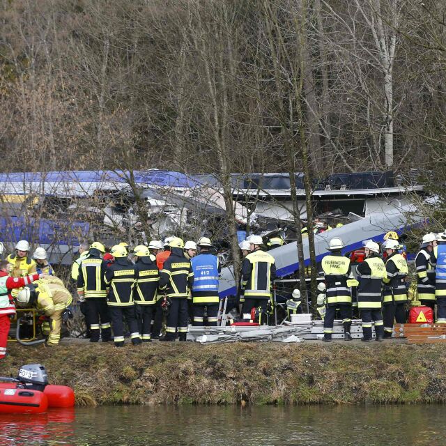 Влаковете, катастрофирали в Германия, се движели твърде бързо
