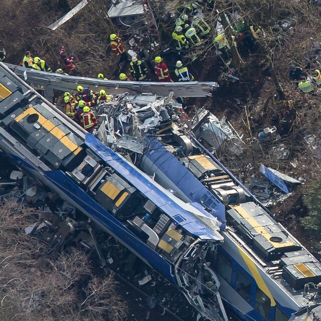Комисия от 50 души ще разследва влаковата катастрофа в Германия