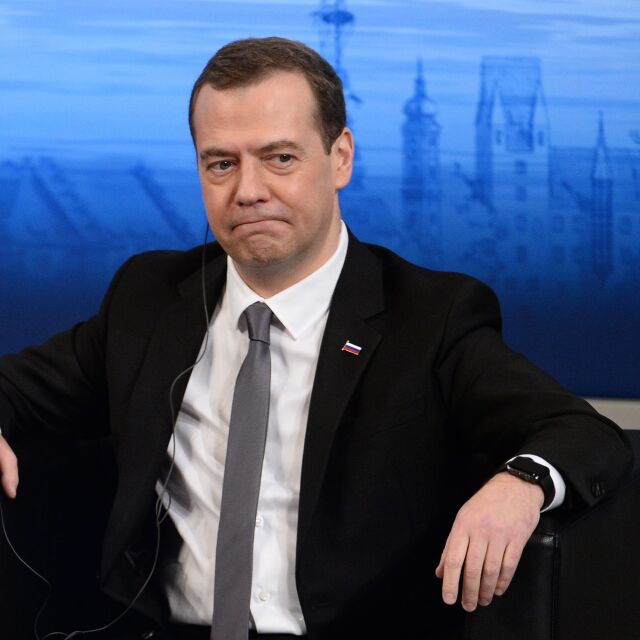 180 000 руснаци искат оставката на Дмитрий Медведев 