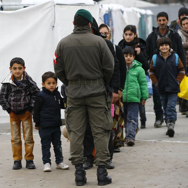Словения праща армията на границата срещу мигрантите