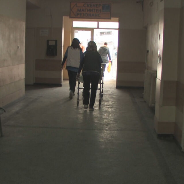  Бита и пияна жена нападна медици в Стара Загора