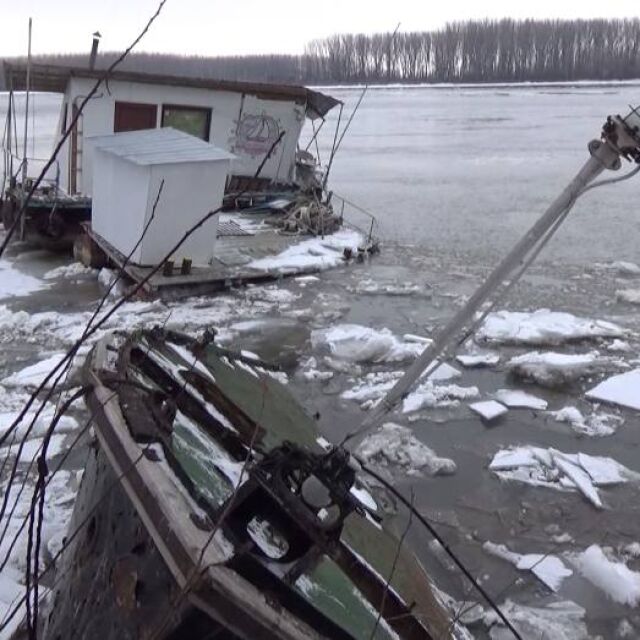 След замръзването: Ледът руши съоръжения по Дунав 