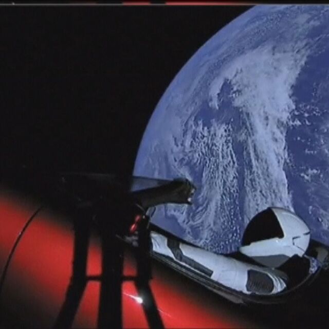 Изведената в орбита „Тесла” свири непрестанен микс на Дейвид Боуи (ВИДЕО)