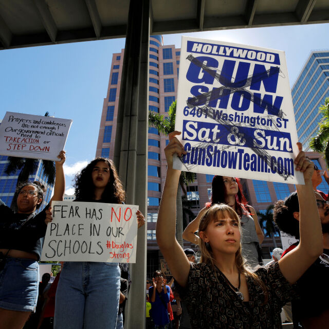 На протест във Флорида: Хиляди настояха за промяна на законите за оръжията