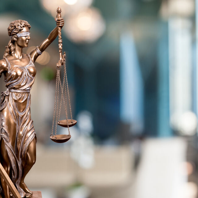 Прокурори, съдии и следователи: Прокуратурата е в ъгъла на правораздаването