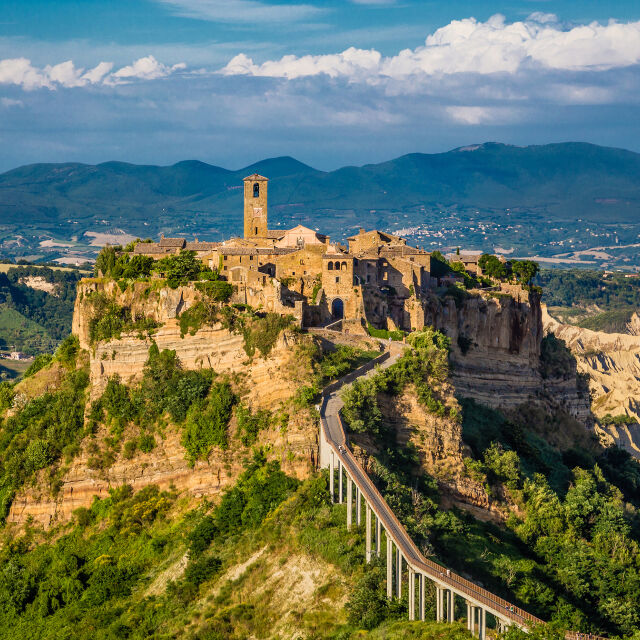 9-те най-красиви градчета върху хълмове в Италия