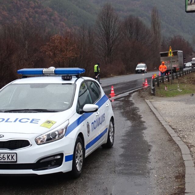 Полицията в Бургас провежда спецакция 