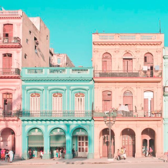 Тези снимки от улиците на Хавана изглеждат като филм на Уес Андерсън