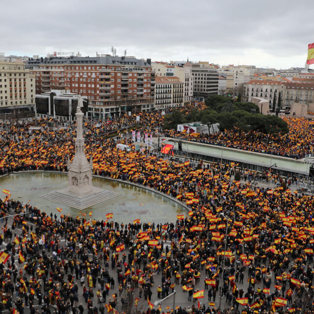 Многохиляден протест в Мадрид срещу премиера Санчес