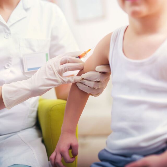 Борбата с морбили: Поставят ваксини на неимунизирани деца и възрастни 