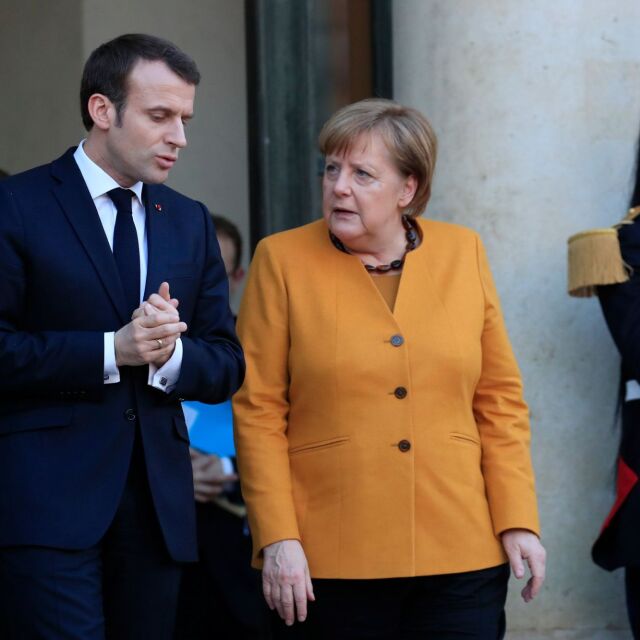 Меркел и Макрон: Трябва да останем в диалог с Русия