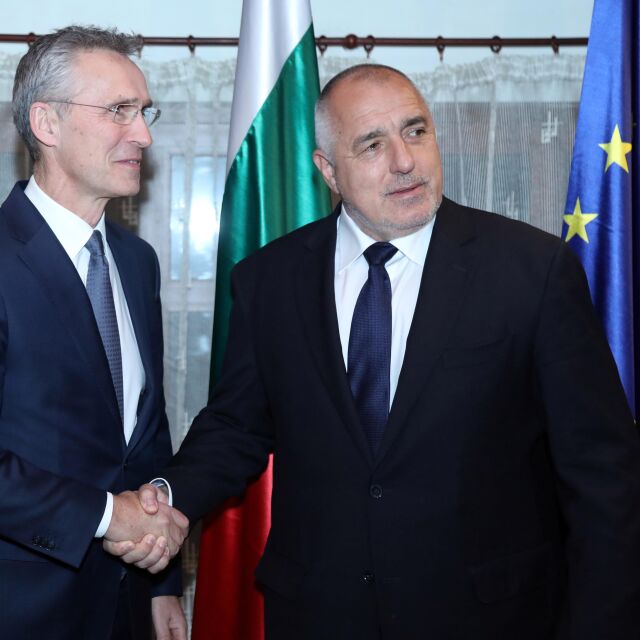 Генералният секретар на НАТО пристигна в България