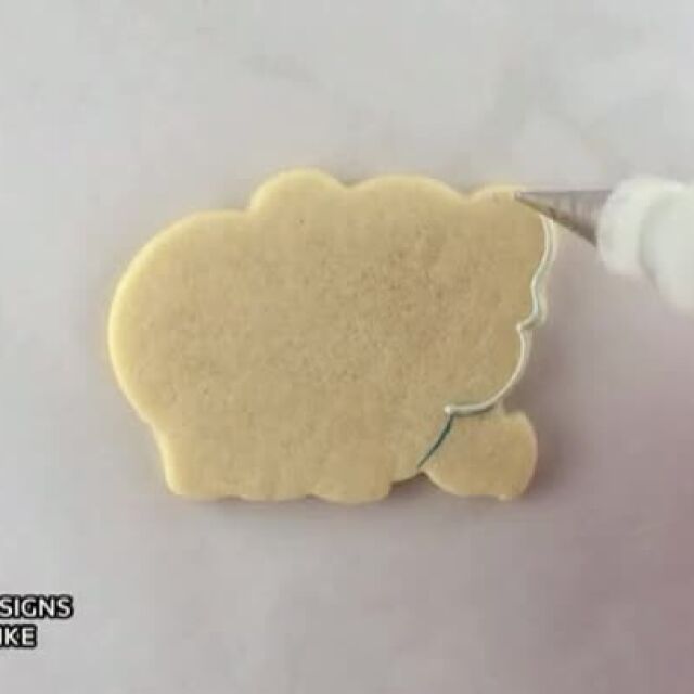 Как се украсяват красиви бисквити за Свети Валентин (ВИДЕО)