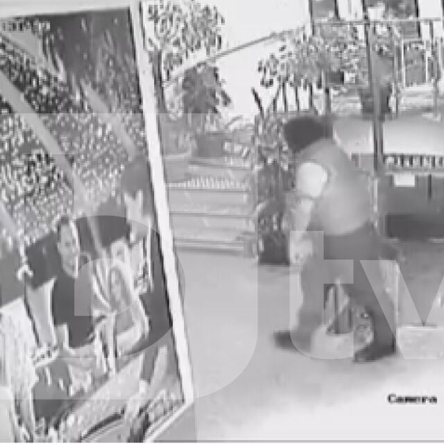 Маскиран и въоръжен полицай обра казино в Перник
