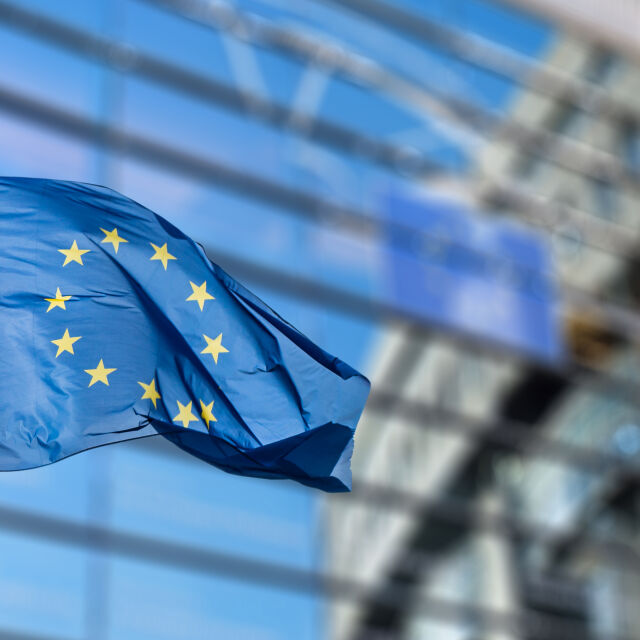 В Брюксел: Върховенството на закона да стане условие за отпускане на европари
