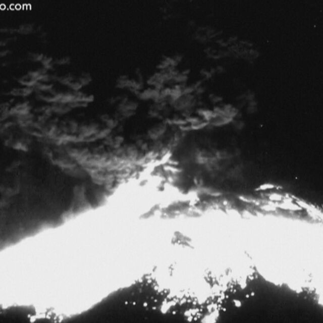 Мощно изригване на вулкана Попокатепетъл (ВИДЕО)