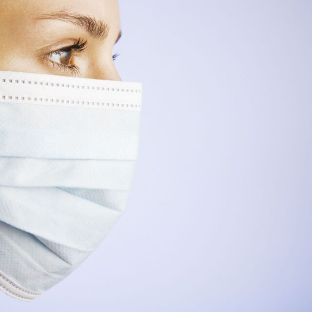 Шокираща спекула с цените на маските за предпазване от грип