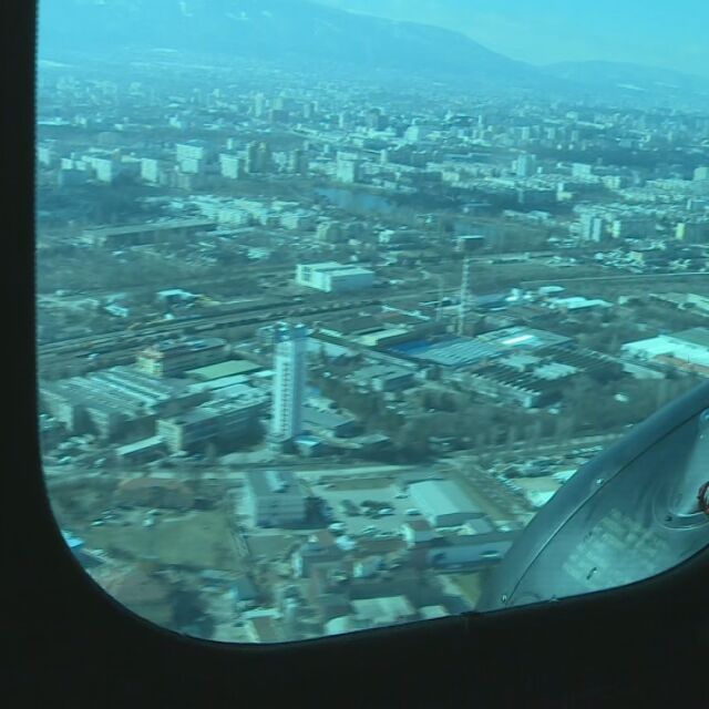 Каракачанов инспектира границата с хеликоптер заради опасността от мигрaнтски натиск