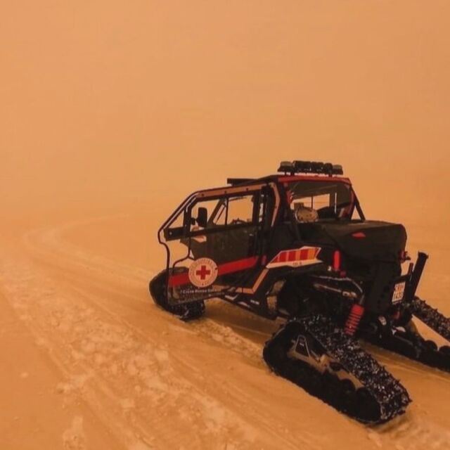 Оранжево небето, оранжев и снегът: Европа се покри с пясък от Сахара