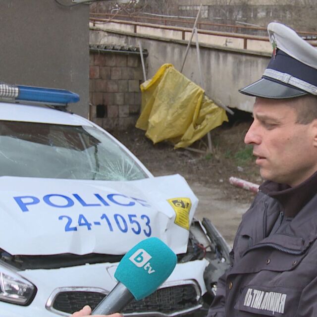 Шофьорът, блъснал патрулка и товарен автомобил в София, е заспал зад волана