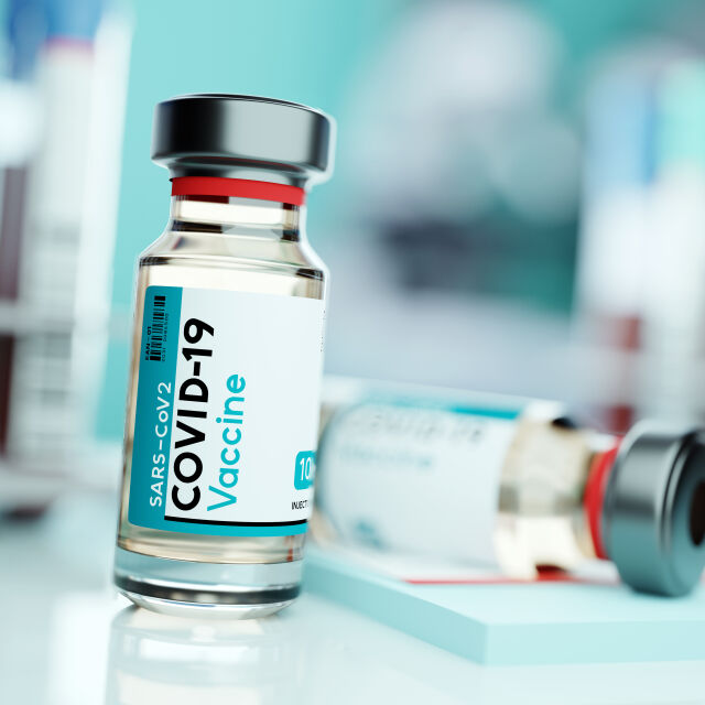 Над 31 000 дози на ваксината „АстраЗенека“ пристигнаха у нас
