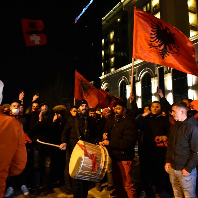 Внушителна победа за опозицията на изборите в Косово
