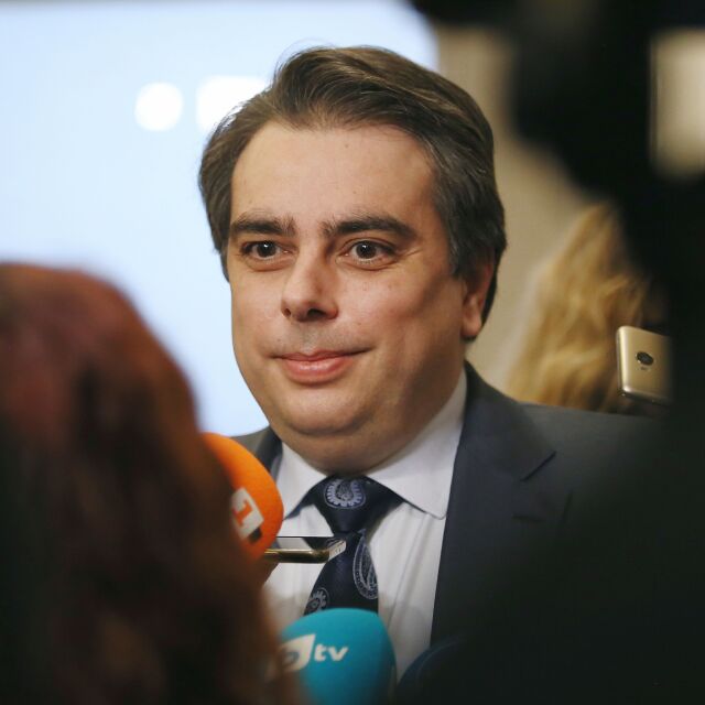 Асен Василев: Не е удачно да се сменя гуверньорът на БНБ  при толкова тежки кризи