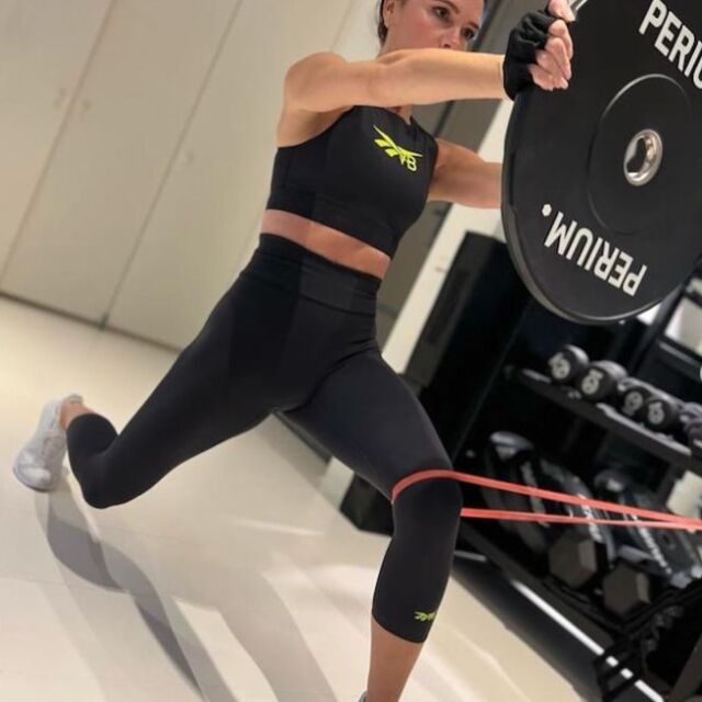 Как тренира Виктория Бекъм за стегнато и гъвкаво тяло?