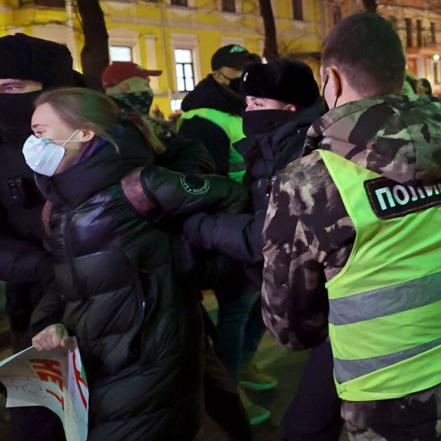 Над 1000 души са задържани на антивоенни митинги в Русия