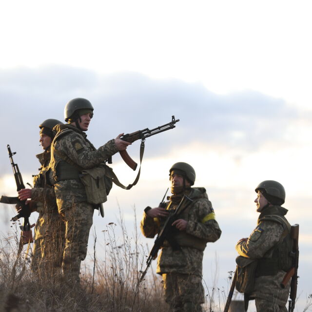 Южният град Нова Каховка е превзет от руски войски