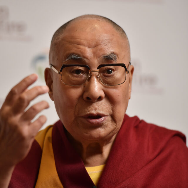 Далай Лама: Ненасилието е единственият начин - трябва да гледаме на другите като на наши братя и сестри