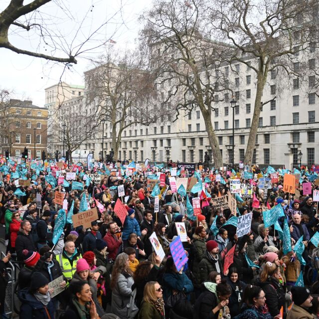 Най-голямата стачка от десетилетие блокира Великобритания