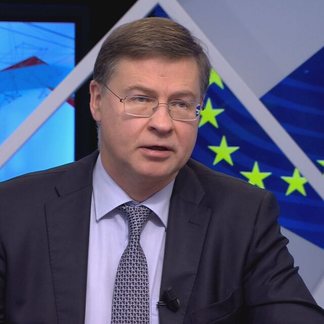 Зам.-председателят на ЕК пред bTV: България „внася“ политика от ЕС, но се възползва от еврото