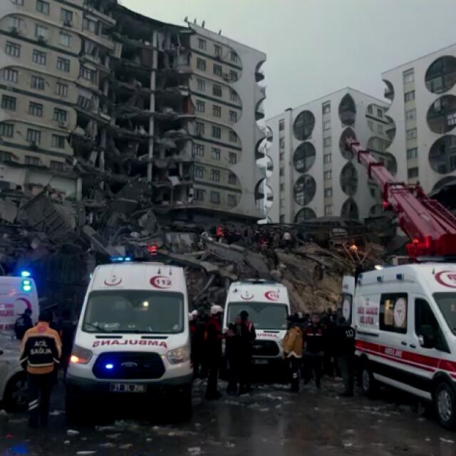 Жител на Турция пред bTV: Преди земетресението се чу шум под земята