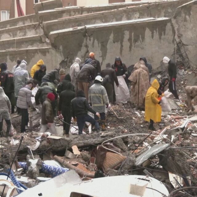 Най-подготвените ни спасители ще търсят хора под рухналите сгради в Турция