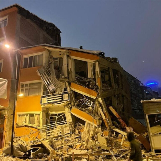 Земетресенията в Турция продължават