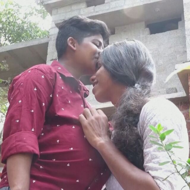 Индийска транссексуална двойка посрещна първото си дете (ВИДЕО)
