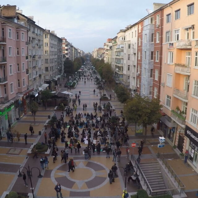 Къде се нарежда столичният булевард "Витоша" в класацията за най-скъпи търговски улици?