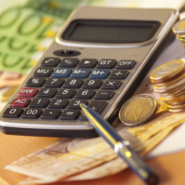 Как ще се плащат данъците след въвеждане на еврото в България?