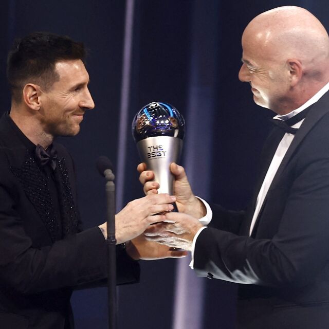 Меси е №1 на ФИФА за 2022 г., и Стоичков връчи награда