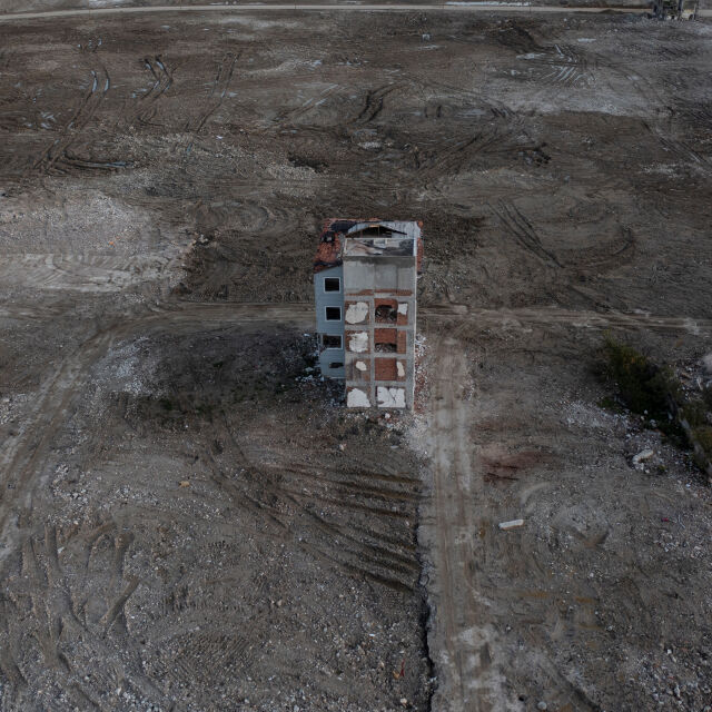 Огромна пустош и нови къщи: Турският град Хатай година след мощния трус (КАДРИ ОТ ДРОН)